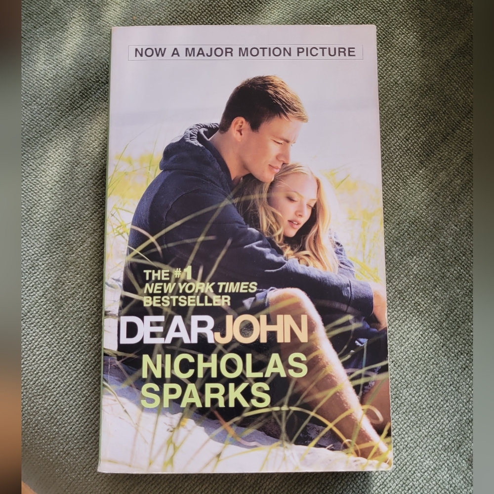 Dear John paperback book Nicholas sparks